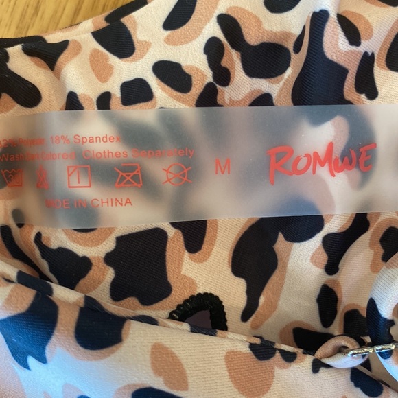 Cheetah Print Underwire Bikini Top - Picture 4 of 6